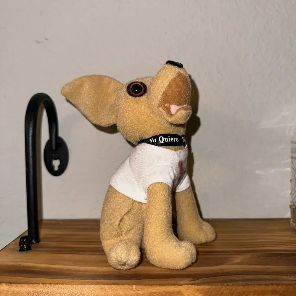 VINTAGE 90s Taco Bell Chihuahua Talking Plush 
